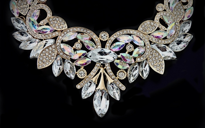 The Glamour Years: Jewellery and Fashion from 1929 - 1959